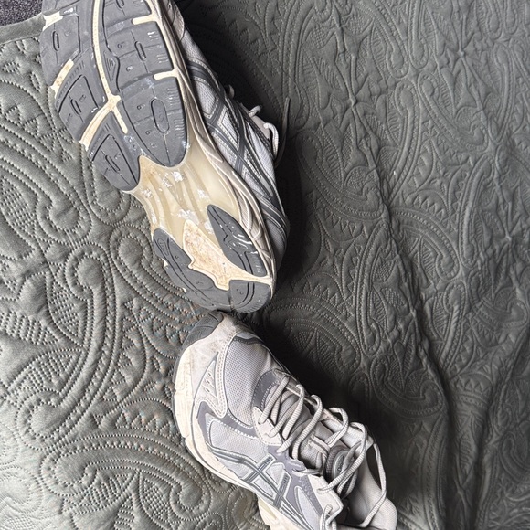 ASICS - Picture 5 of 6